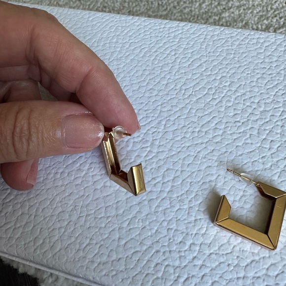 Gold Geometric Small Hoop Earrings New - Picture 3 of 4